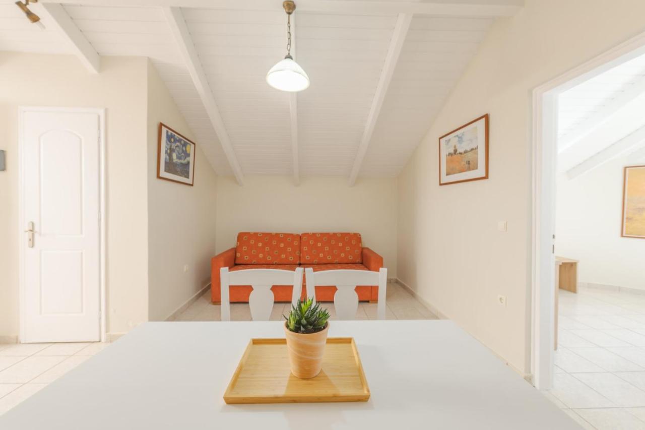 Premier Tsilivi Apartment Bagian luar foto