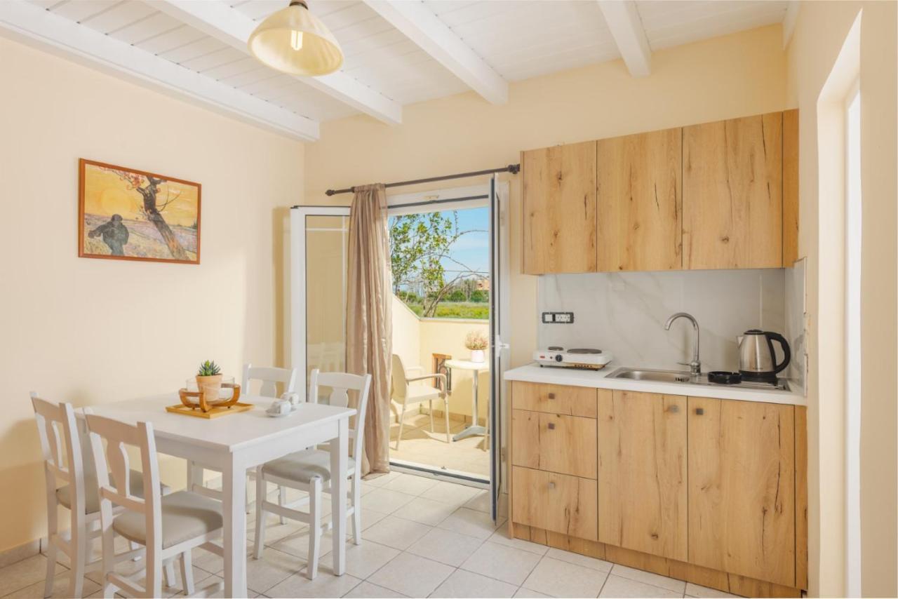 Premier Tsilivi Apartment Bagian luar foto